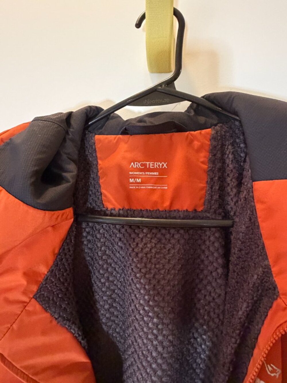 Arc'teryx Orange Hooded Lined Jacket Women's M - Picture 5 of 6